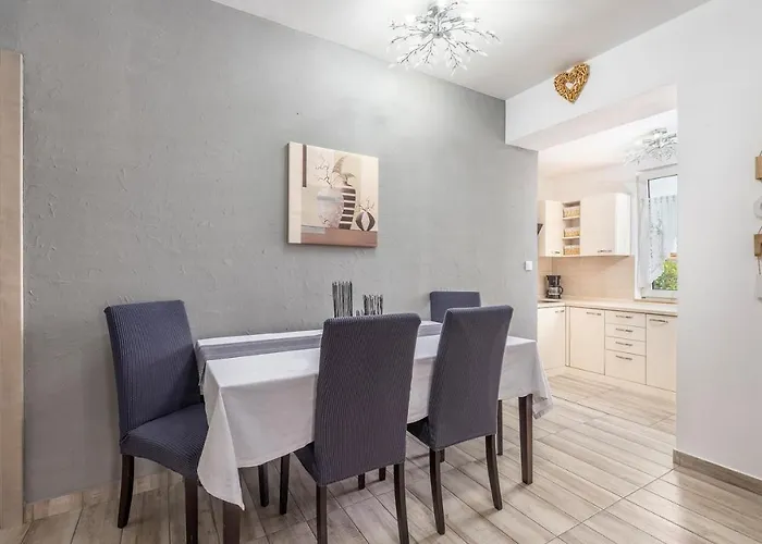 Complex With Pool Visnjan