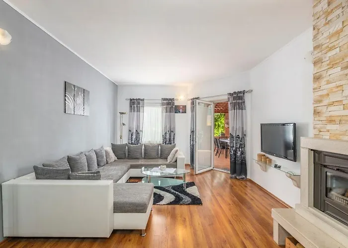 Complex With Pool Guest house Visnjan