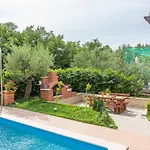 Maison d'hôtes Complex With Pool