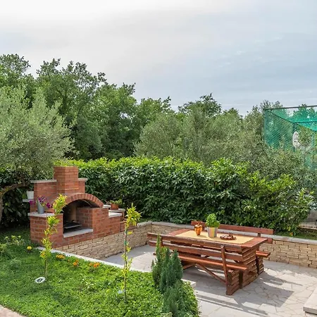 Complex With Pool 3* Višnjan
