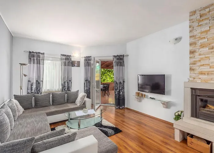 Complex With Pool Gostinjska kuća 3*