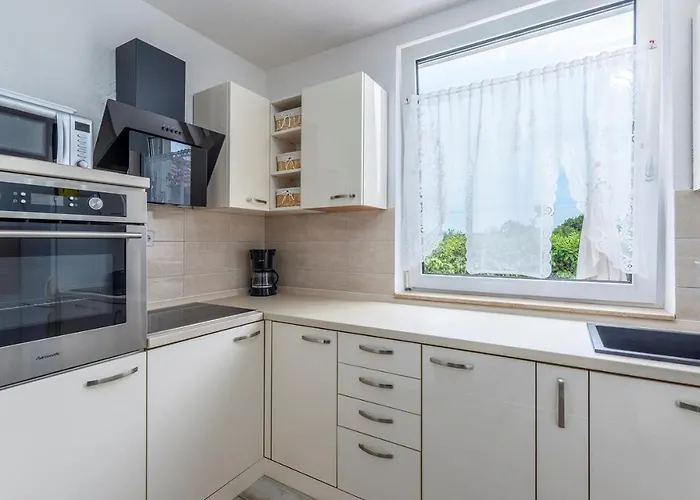 Complex With Pool Visnjan